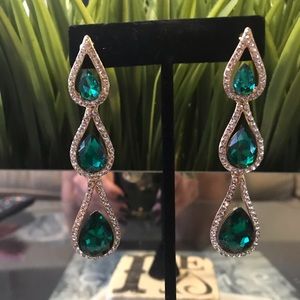 Gorgeous faux emerald rhinestone earrings